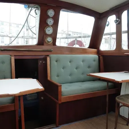 Bienvenue A Bord Botel La Rochelle (Charente-Maritime)